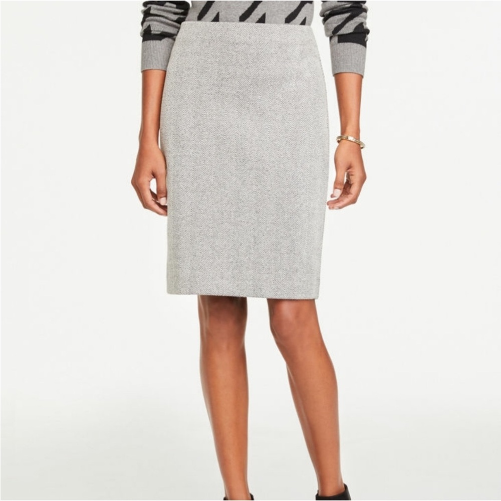 ✨NWT✨Ann Taylor Factory Herringbone Knit Pencil Skirt